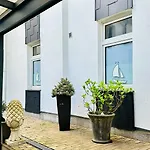 Am Freihafen Hotel Duisburgo