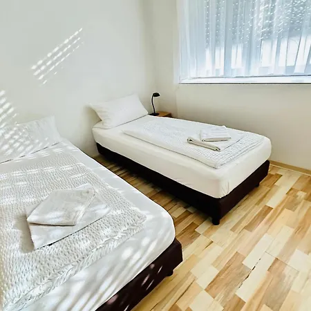 Am Freihafen Duisburg