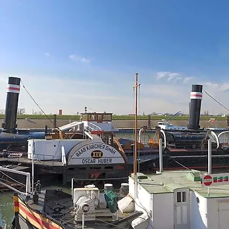 Am Freihafen 2*